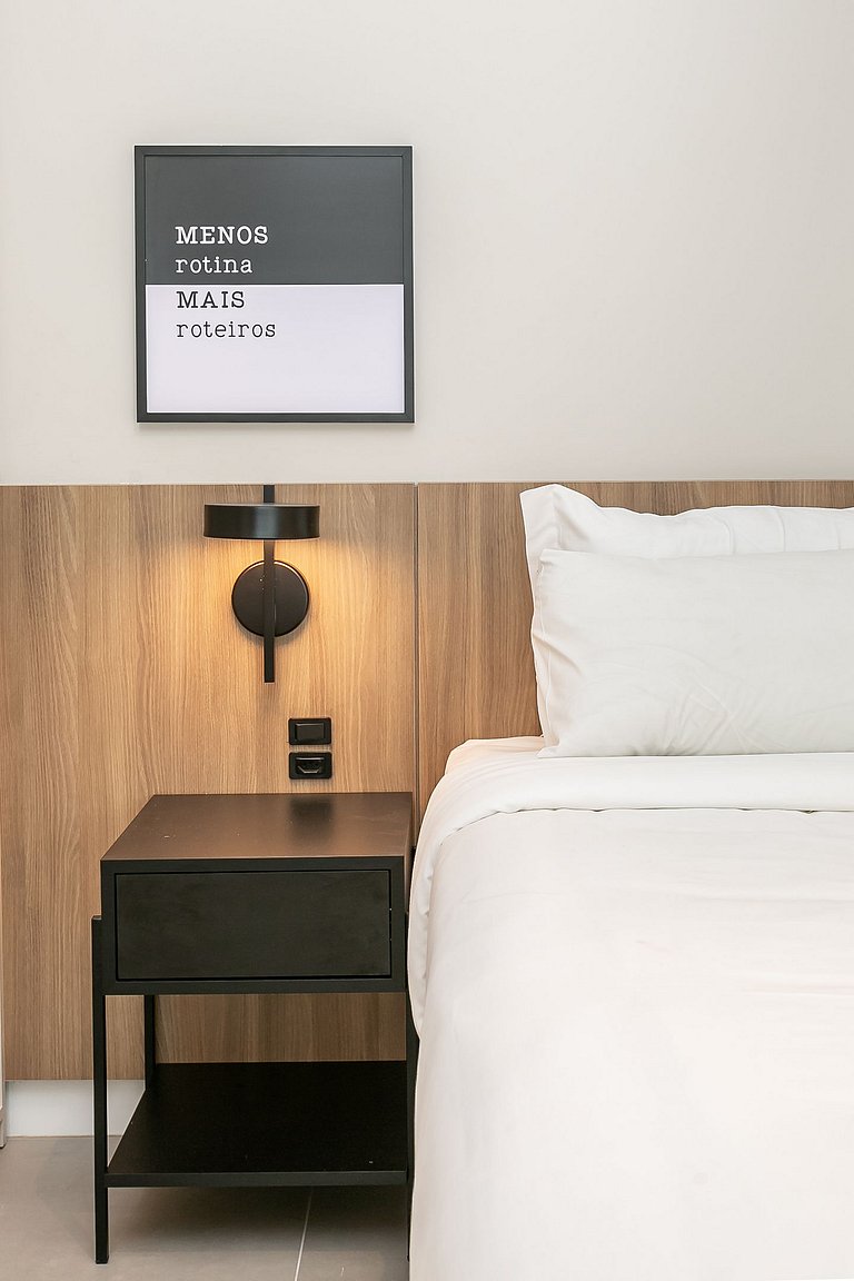 Estúdio em condomínio com lazer | Centro