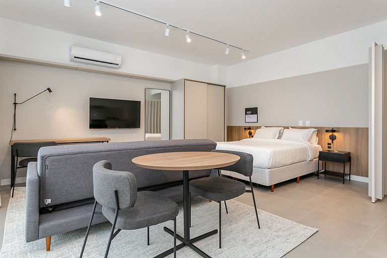 Estúdio em condomínio com lazer | Centro