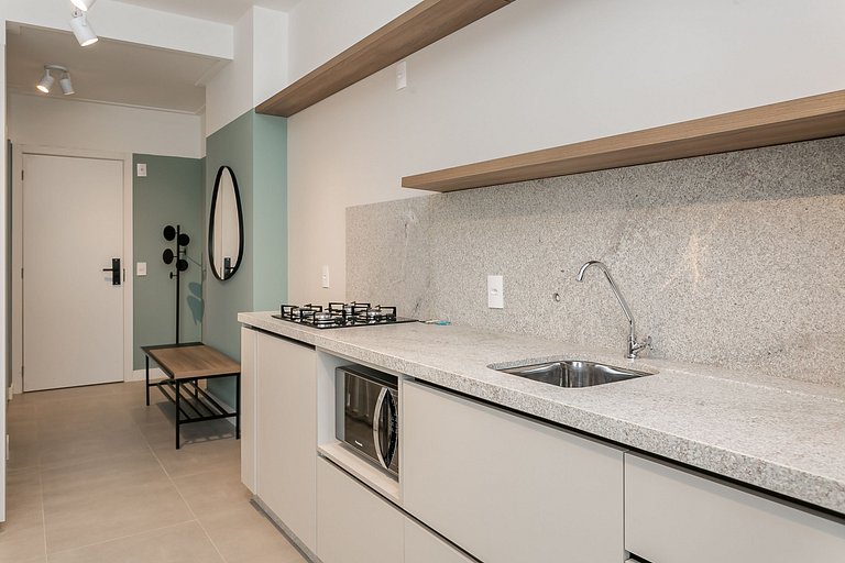 Estúdio em condomínio com lazer | Centro