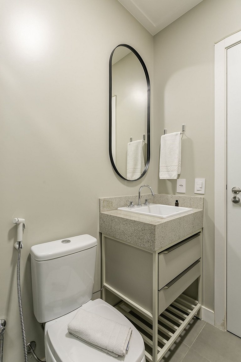 Estúdio em condomínio com lazer | Centro