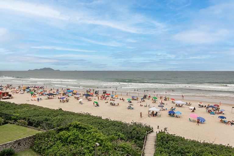 Apto 3 quartos c/ vista para o mar e churrasqueira