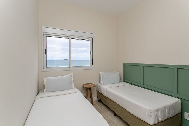 Apto 3 quartos c/ vista para o mar e churrasqueira