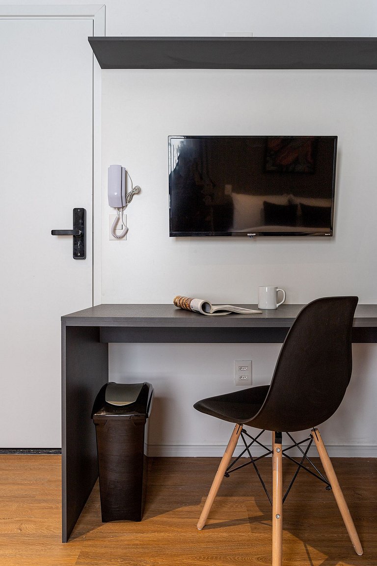 Estúdio a passos da Paulista, Prédio recém-lançado