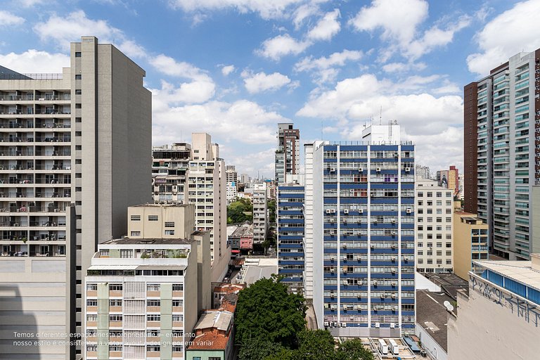 Ap novo com sacada em prédio completo