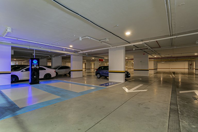 Estúdio moderno com estacionamento