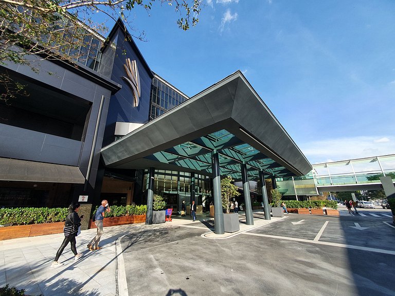 Prédio c/ piscina, academia próx Shopping Eldorado