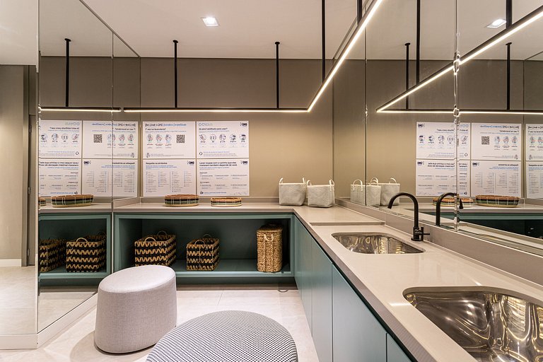 Apto completo, próx ao metro, prédio com piscina