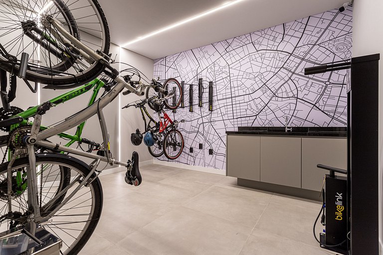Apto completo, próx ao metro, prédio com piscina