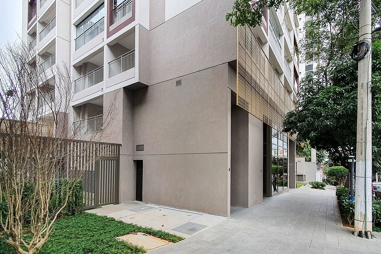 Apto completo, próx ao metro, prédio com piscina