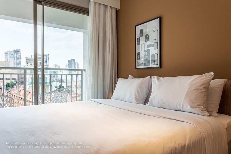 Apto com cama queen em predio proximo ao metro