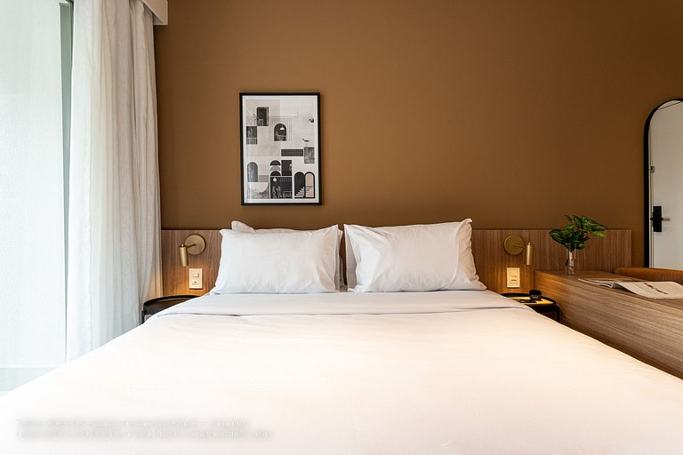 Apto com cama queen em predio proximo ao metro
