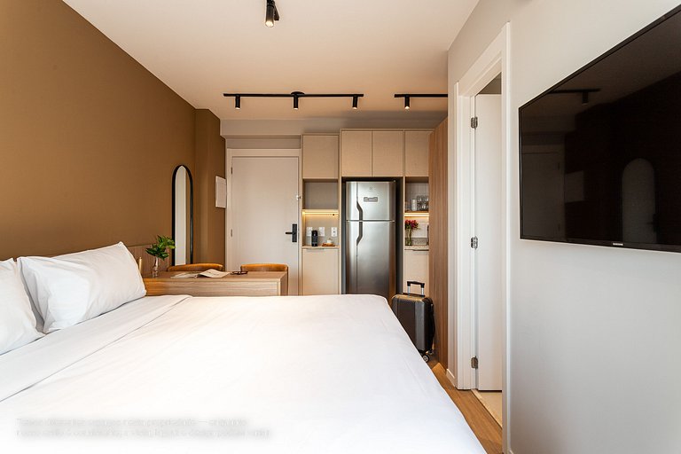 Apto com cama queen em predio proximo ao metro