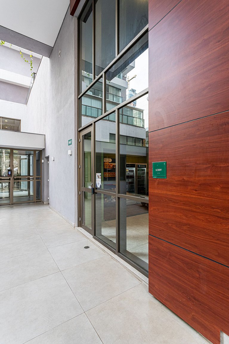 Ap com varanda ao lado do Hospital das Clinicas