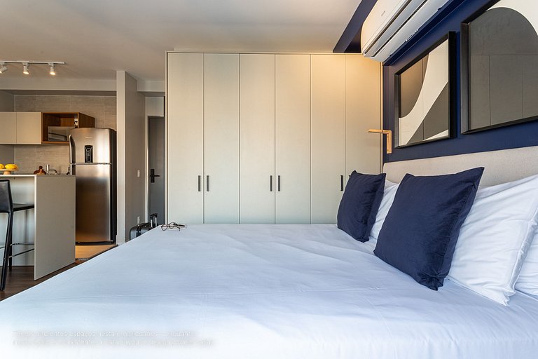 Studio c/ cama queen size ao lado do Pq Ibirapuera