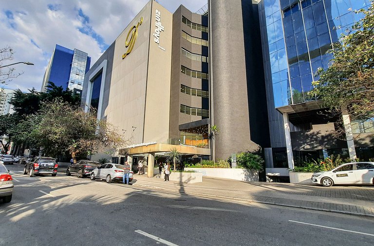 Studio c/ cama queen size ao lado do Pq Ibirapuera