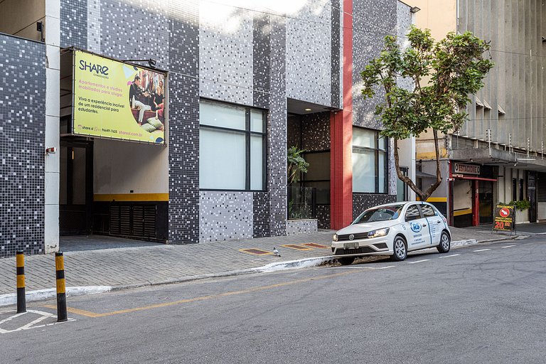 Studio Duplo com Varanda perto do Mackenzie