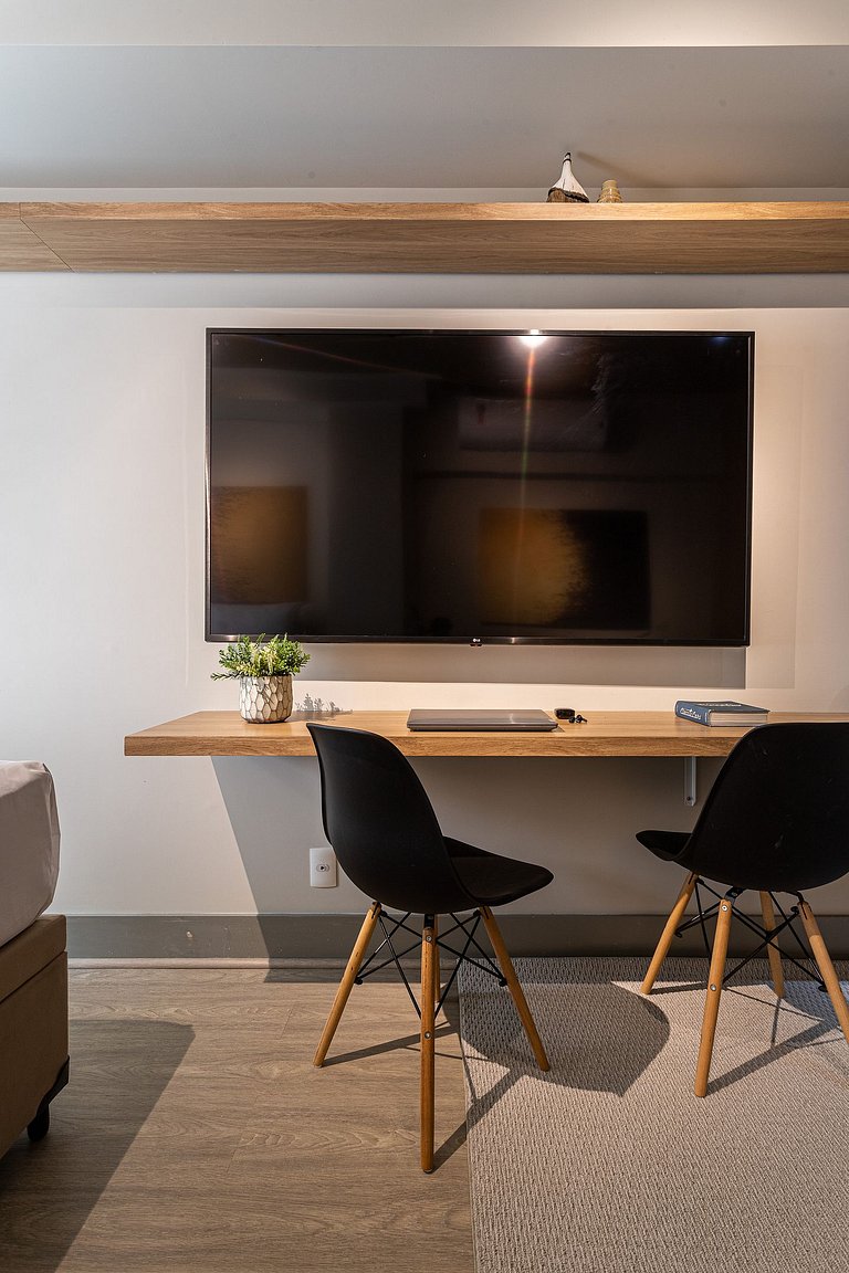 Studio em prédio moderno próximo ao Pq Ibirapuera
