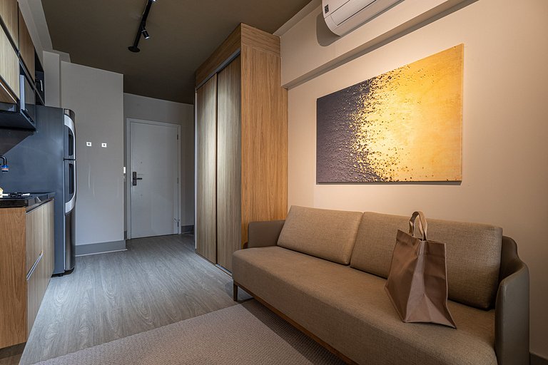 Studio em prédio moderno próximo ao Pq Ibirapuera
