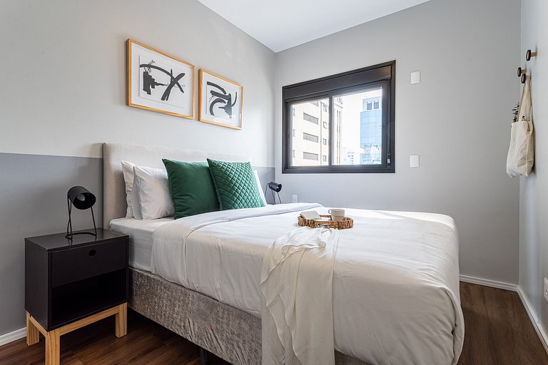 Apto com cama queen em predio completo com piscina