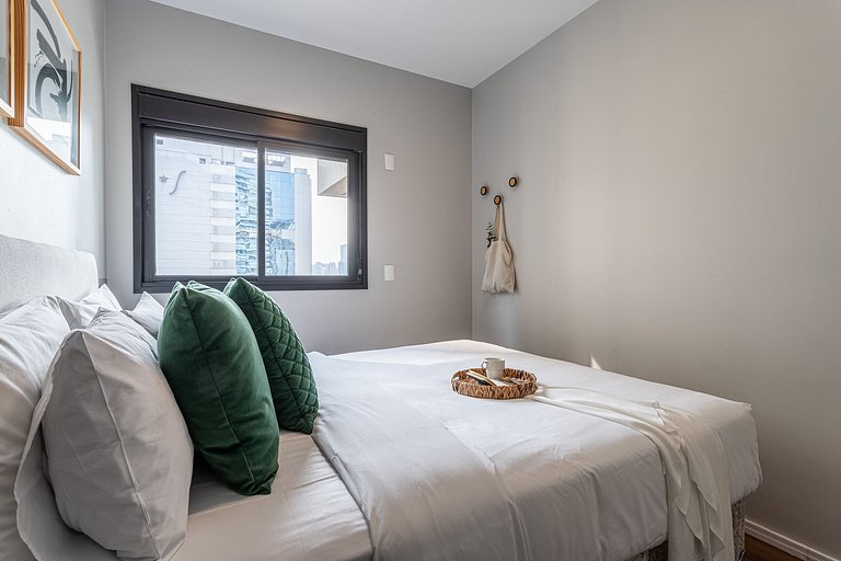 Apto com cama queen em predio completo com piscina
