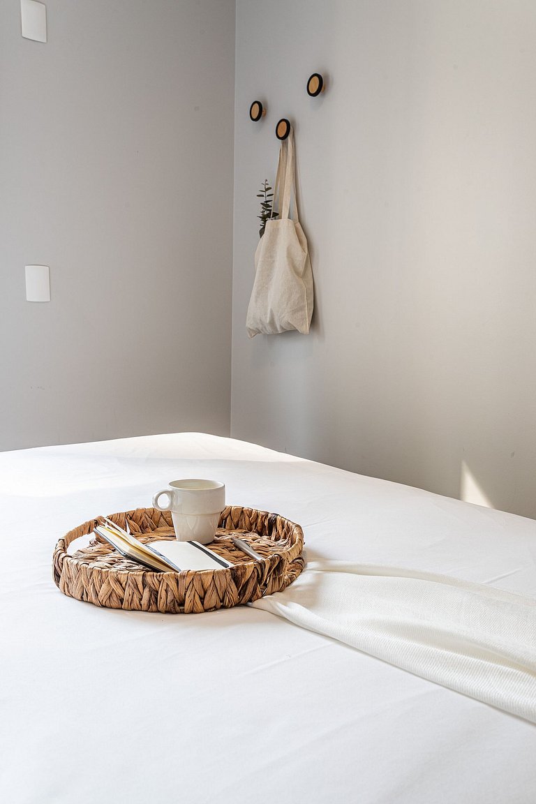 Apto com cama queen em predio completo com piscina