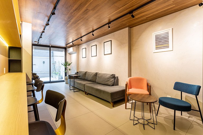 Estúdio novíssimo com varanda ao lado da Paulista