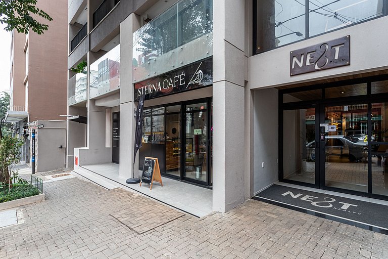 Estúdio novíssimo com varanda ao lado da Paulista