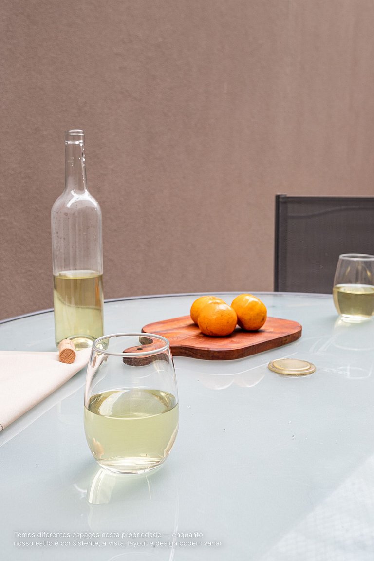 Estúdio novo c/ área externa ao lado da Paulista