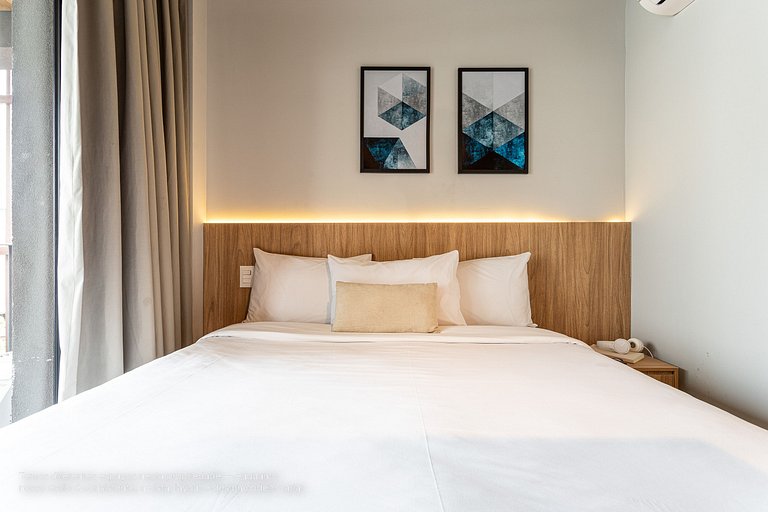 Estúdio novíssimo com varanda ao lado da Paulista