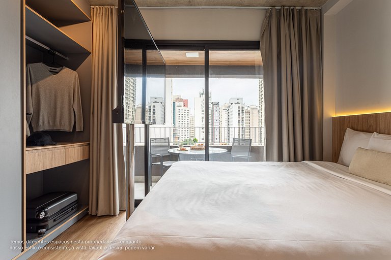 Estúdio novíssimo com varanda ao lado da Paulista