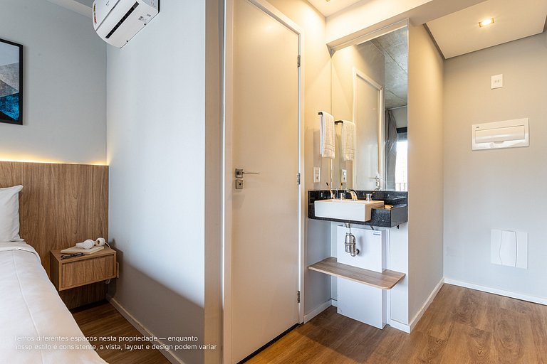 Estúdio novíssimo com varanda ao lado da Paulista