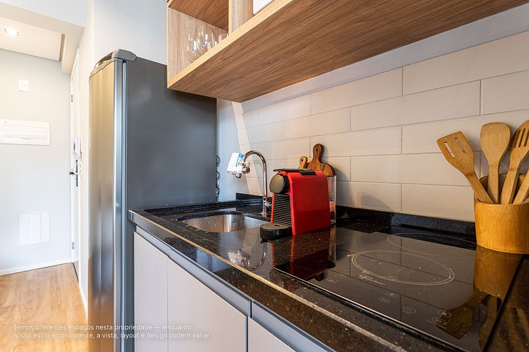 Estúdio novíssimo com varanda ao lado da Paulista