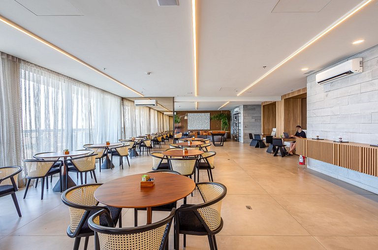 Apartamento grande com café da manhã na Rebouças