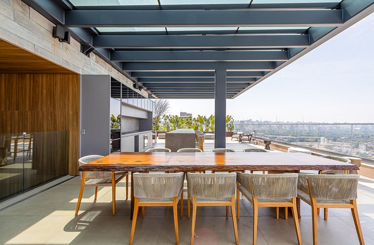 Apartamento grande com café da manhã na Rebouças