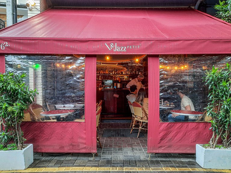 Apartamento grande com café da manhã na Rebouças
