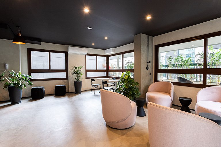 Estúdio c varanda, prédio c coworking - Consolação