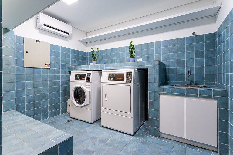 Duplex c Varanda e Ar Condicionado na Bela Cintra