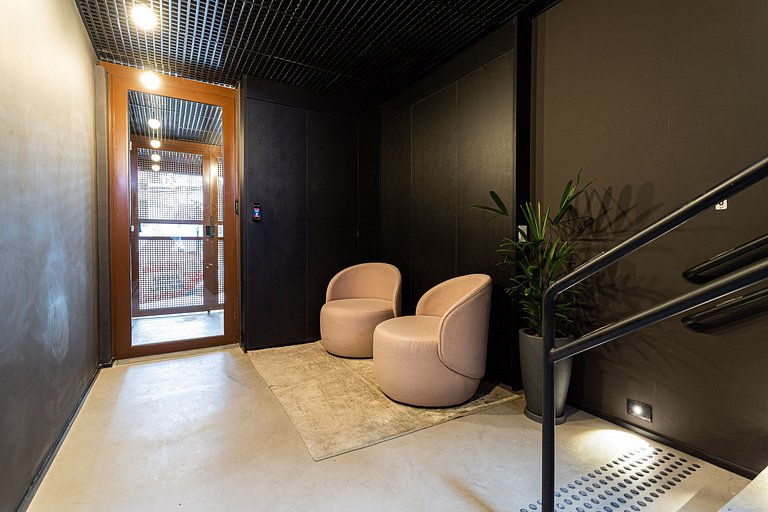 Duplex c varanda, coworking,academia |Bela Cintra