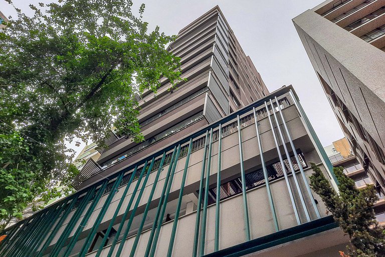 Duplex c Varanda e Ar Condicionado na Bela Cintra