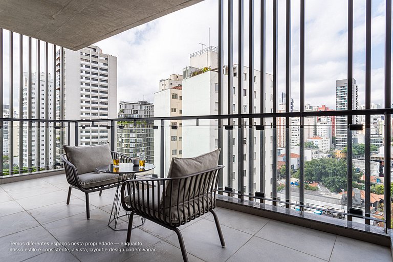 Studio c sacada ampla e café da manhã incluso