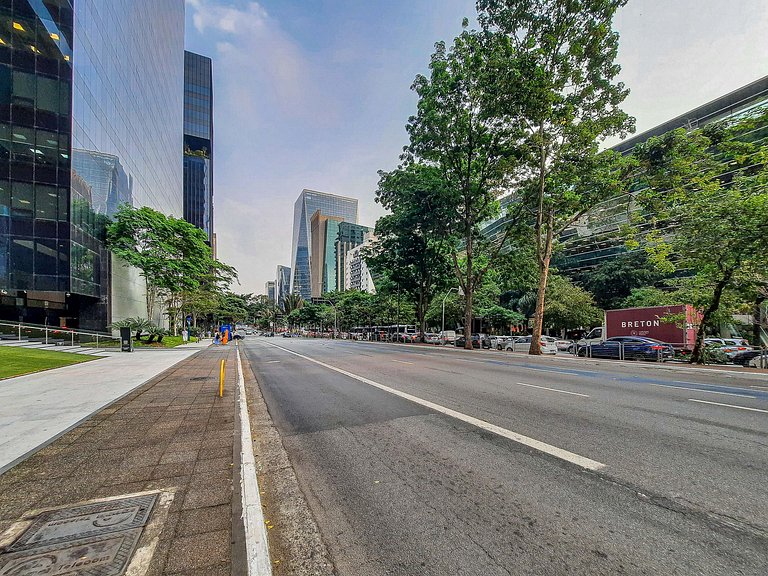 Apartamentos com vista incrível ao lado da Rebouças e Faria