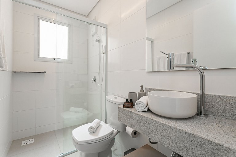 Ap 1 quarto com churrasqueira e sacada ampla