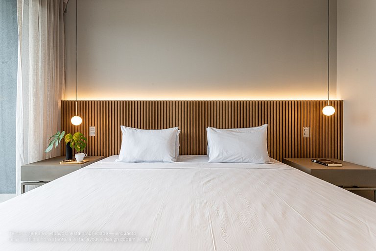 Apto em prédio luxuoso, cama king e café da manhã