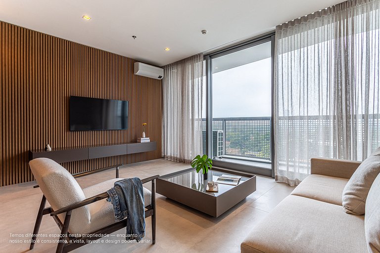Apto em prédio luxuoso, cama king e café da manhã