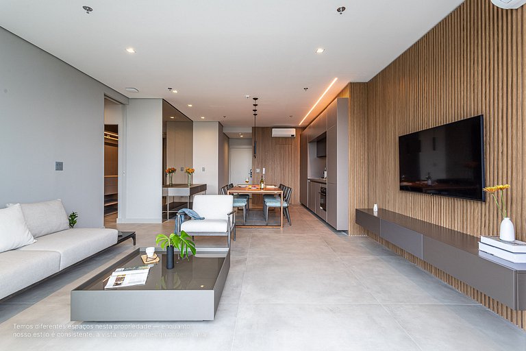 Apto em prédio luxuoso, cama king e café da manhã