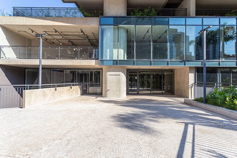 Studio, prédio c academia, piscina, próx metrô