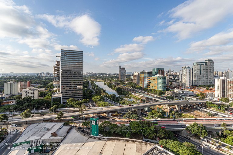 Estúdio c sacada e ótima vista em prédio completo