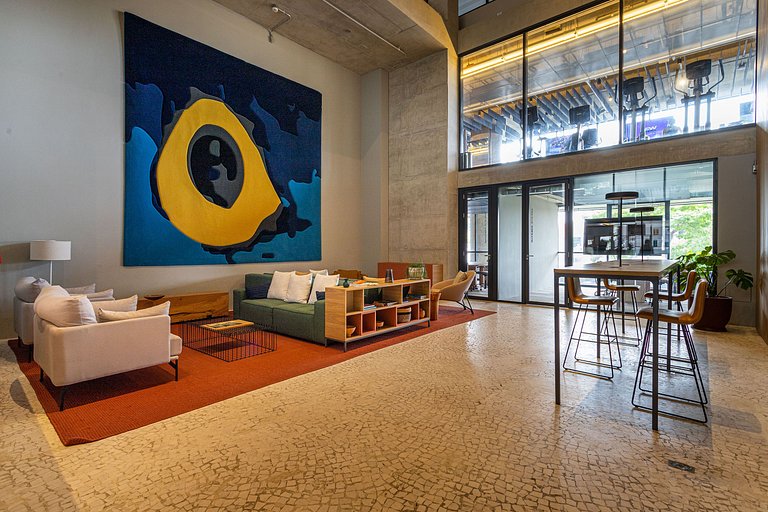 Studio em prédio e piscina | Pinheiros