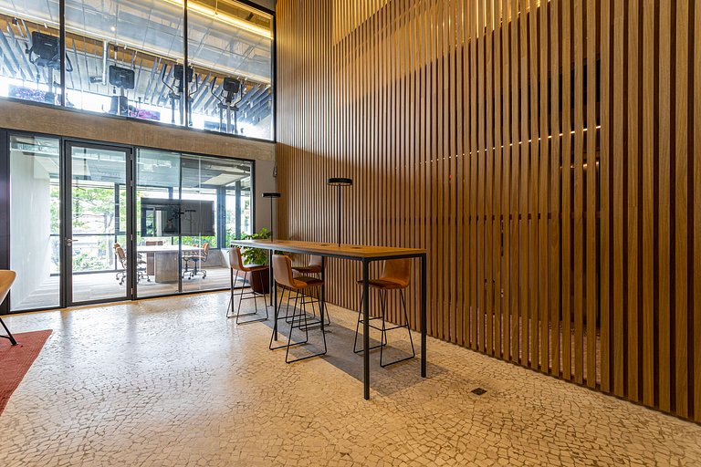 Studio em prédio com coworking e academia