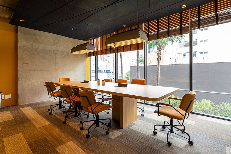 Studio, prédio c academia, piscina, próx metrô